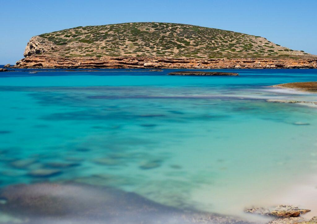 Cala Conta beach (Platges de Comte) - buy a property in Sant Josep