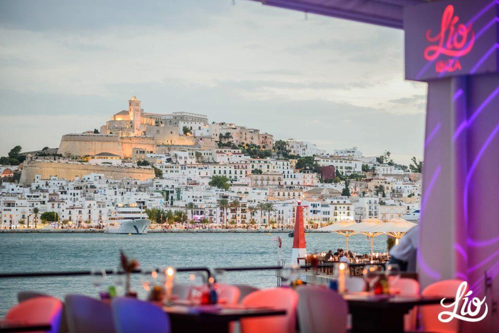 restaurant & cabaret bar in ibiza
