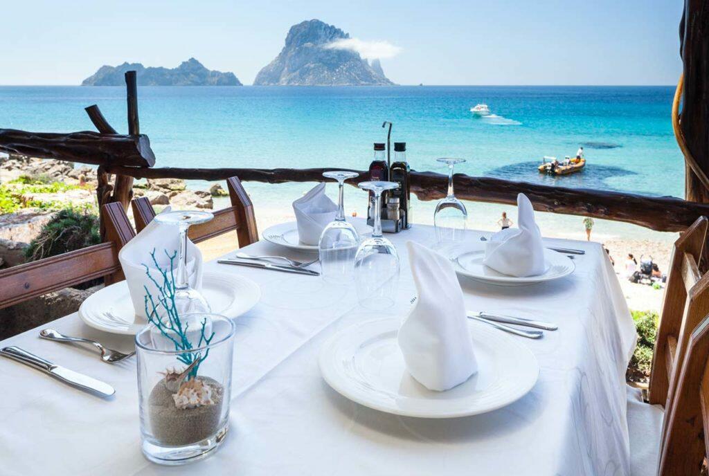 Authentic Ibiza Restaurants: El Carmen - Cala d’Hort, Ibiza