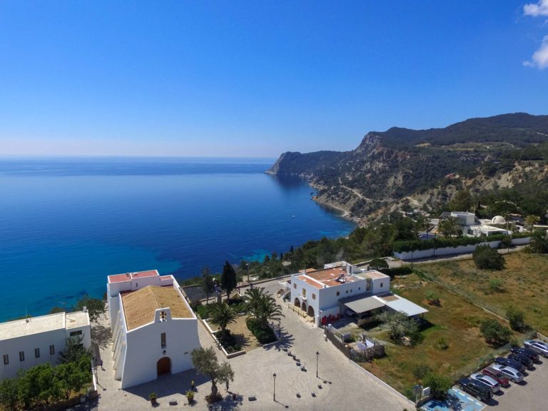 Exclusive Homes and Villas for Sale near the Most Popular Beaches in the South of Ibiza