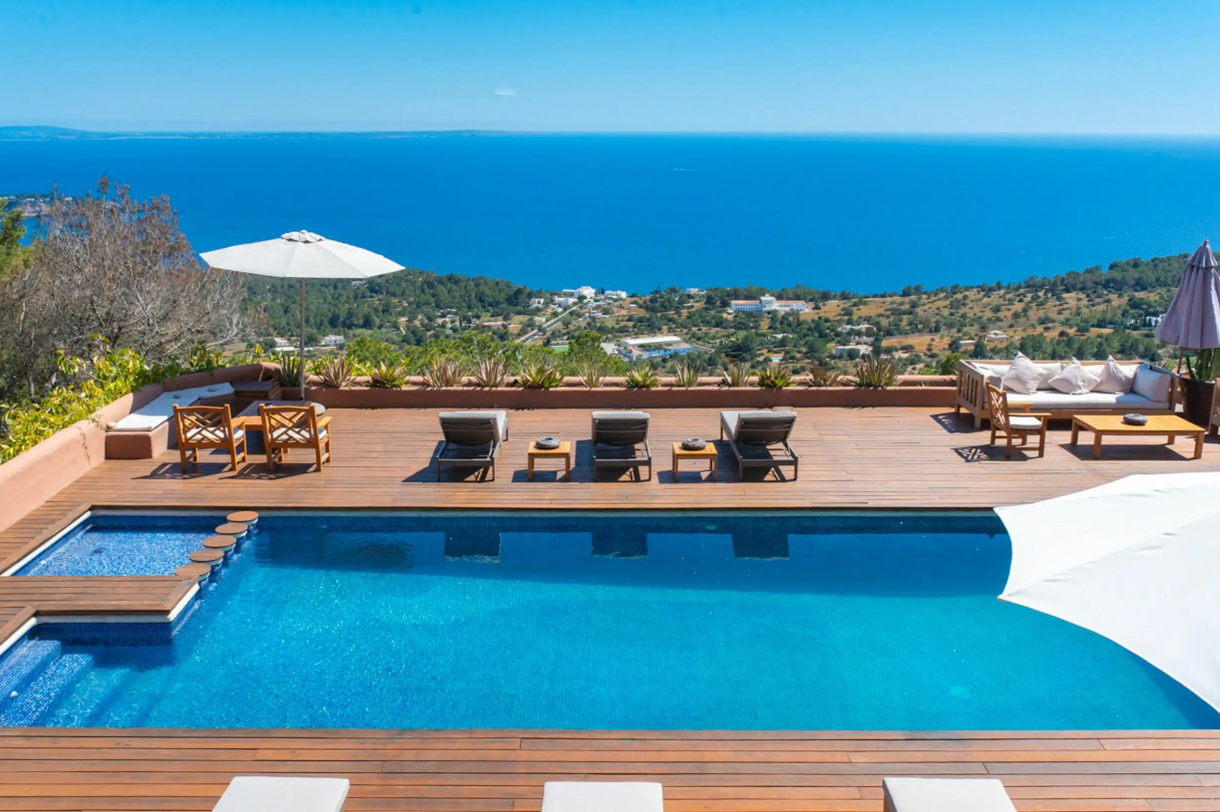 Casa Linda Ibiza. Explore the top exclusive rental villas in Ibiza for summer 2025. Discover luxury homes with sea views, private pools, and five-star concierge services.